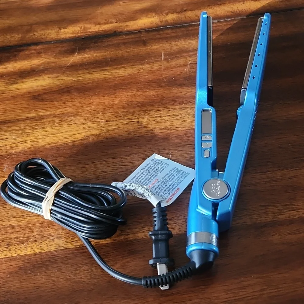 BaByliss Pro Nano Titanium 1 3/4" Ionic Straightener - Picture 4 of 16